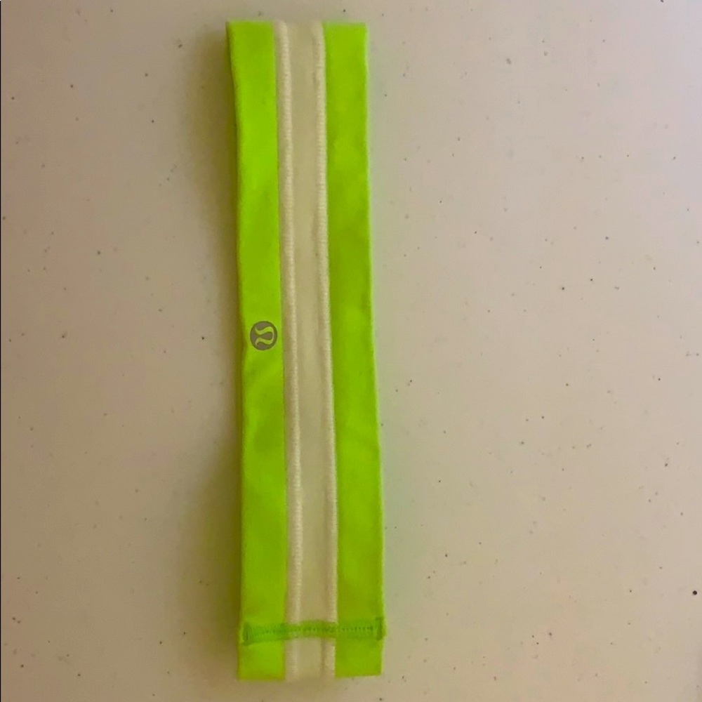 Lululemon Flyaway Tamer Headband